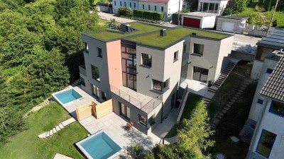 Luxuriöses Wohnen in Klosterneuburg: Moderne Architekturvilla mit Pool, Smart Home &amp; atemberaubendem Ausblick