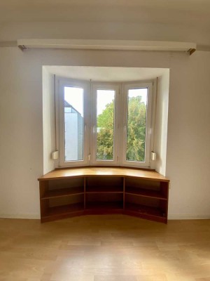 Renovierte 3,5-Raum-Wohnung mit Balkon im Altbau von 1928