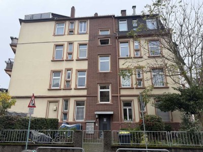 Alles zu Fuß erreichbar von Ihrer gemütlichen 2 Zimmer Altbau-Wohnung im Gallusviertel