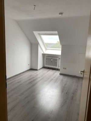3-Zimmer-Wohnung im DG mit Balkon & Gartenbereich