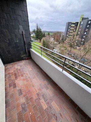 Neu / Komplett renovierte Wohnung zum Erstbezug ab sofort !!