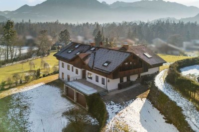 Luxuriöse Villa im Alpenstil mit großem, repräsentativem Anwesen in Top-Lage