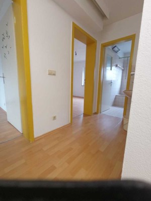 3-Zimmer-Wohnung, mit Balkon, EBK, Garage in 72810 Gomaringen