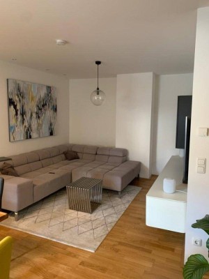 Altstadtwohnung, top ausgestattet, Parkplatz im Innenhof, Einbauküche, Terrasse