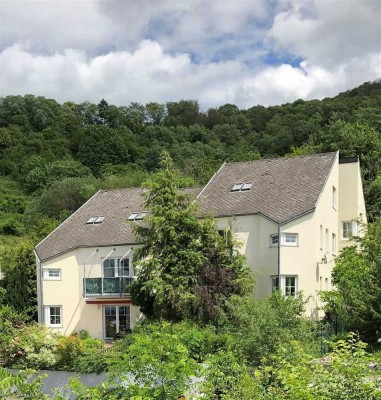 TOP 4-Zimmer-Maisonette-Wohnung mit PKW-Stellplatz und Gartenanteil / Bensheim-Auerbach-Kurviertel