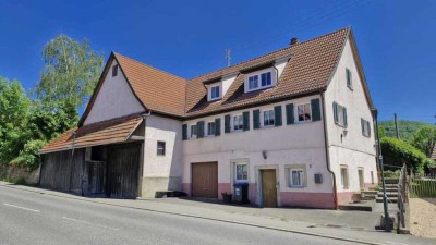 Komplett saniertes Wohnhaus mit angebauter Scheune u. schönem Garten direkt im Ortskern