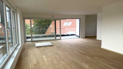 ** Wohnen im Herzen Metzingens - exklusives Penthouse in der Outlet-City **
