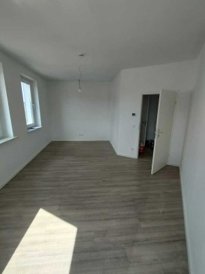 helle, gutgeschnittene, renovierte Wohnung - provisionsfrei
