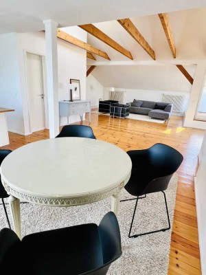 großzügige Atelierwohnung gegenüber Sanssouci