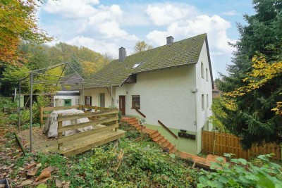 Einzigartig! Mehrfamilienhaus mit Waldgrundstück in unmittelbarer Citylage!