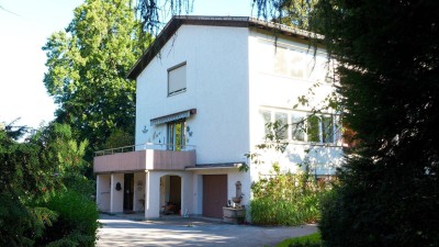 WOHNHAUS MIT GROSSZÜGIGER PARKLANDSCHAFT!