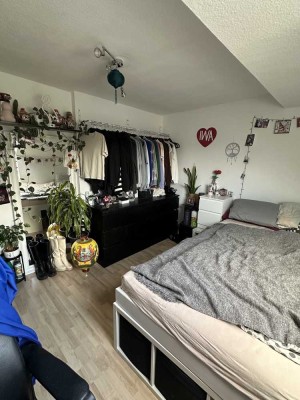 Gemütliche 2-Zimmer Dachgeschosswohnung in zentraler Lage zwischen Südstadt und Poppelsdorf.