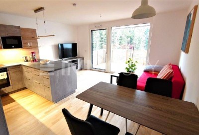 WOHLFÜHLOASE IM GRÜNEN - Traumwohnung mit Lift und TG-Stellplatz!