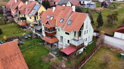 Gepflegtes 170 m2 Reihenhaus in ausgezeichneter Lage! Sehr günstige Betriebskosten - Tiefenbohrung!