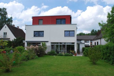 Große Doppelhaushälfte mit Garten in München, Ruhige Stadtrandlage, Nah zur Aubinger Lohe