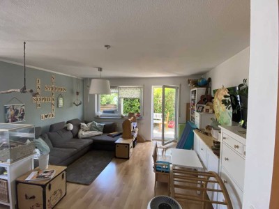 Ansprechende 4-Zimmer-EG-Wohnung,  gehobene Innenausstattung mit Einbauküche provisionsfrei