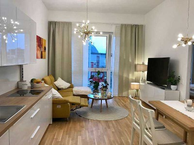 Geschmackvolle, vollständig renovierte 1,5-Zimmer-Wohnung mit EBK in Kitzingen
