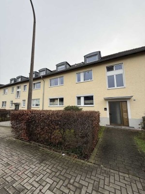 Exklusive, modernisierte 3-Zimmer-Wohnung mit Balkon und EBK in Troisdorf