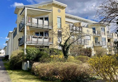 NEUWERTIGE 2-Zimmer Wohnung mit TG-Stellplatz, Einbauküche und Terrasse von PRIVAT