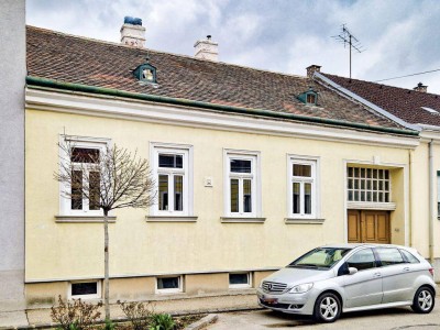 JAHRHUNDERTWENDE-STADTHAUS MIT GROßEM POTENTIAL NUR 5 GEHMINUTEN VOM BAHNHOF HOLLABRUNN