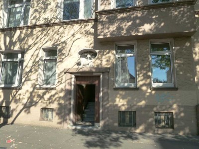 Charmante 2 Zi-Altbauwohnung mit Balkon in der Südstadt