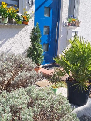 Wunderschöne Doppelhaushälfte (nach WEG) mit Terrasse, pflegeleichtem Garten in Feldrandlage