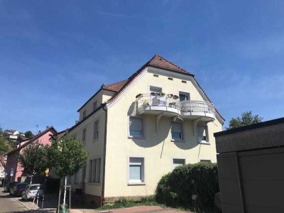Charmante 2-Zimmer-Wohnung mit Balkon, Einbauküche & Stellplatz