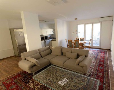 Penthouse Wohnung im Europa Viertel -möbliert-