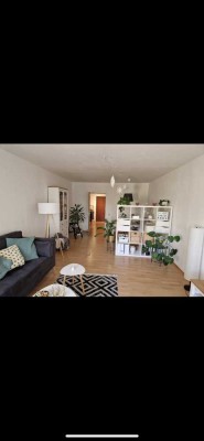 Stilvolle 2,5-Zimmer-Wohnung mit Balkon und Einbauküche in Heidelberg