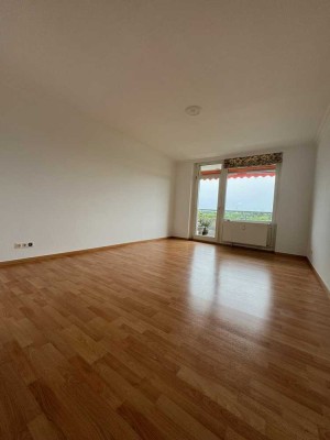 Exklusive 3-Zimmer-Penthouse-Wohnung mit 2 Balkonen, Einbauküche und Tiefgarage in Sachsenhausen-Süd