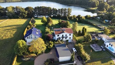 Sonniges Wohnhaus mit 3 Ferienwohnungen mit Blick auf den Kleinen und Zugang zum Großen Krebssee