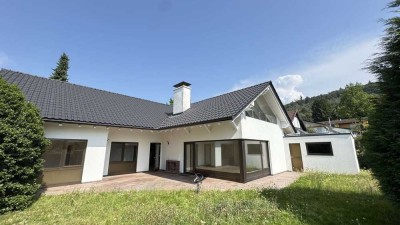 Einfamilienhaus mit Einliegerwohnung in sonniger und ruhiger Wohnlage