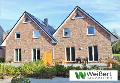 Modernes Wohnen in ruhiger Lage!
Neubau Doppelhaushälfte EH40 inkl. Wärmepumpe und PV-Anlage