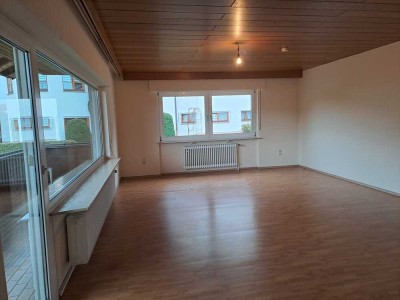 Helle, großzügige 3-Z.-Wohnung mit Balkon/Terrasse, Einbauküche, Lautertal, OT Elmshausen
