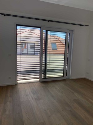 moderne, lichtdurchflutete Dachgeschosswohnung