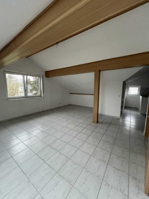 Helle und großzügige DG-Wohnung in Michelstadt