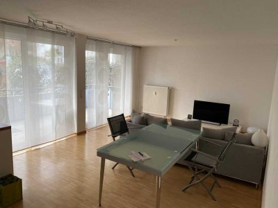 Geschmackvolle 3-Zimmer-Whg. m. geh. Ausstatt., Balkon, EBK  in Freiberg a Neckar