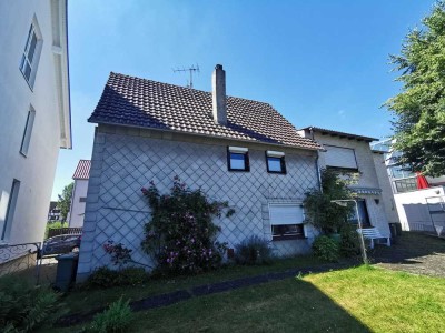 Teilrenoviertes Haus mit Blick auf die Weser und Terrasse in Beverungen