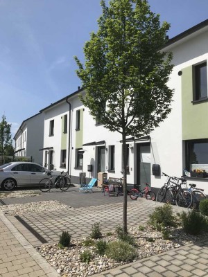 Sonniges, neuwertiges Reihenmittelhaus mit Fußbodenheizung