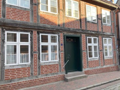 Mölln Altstadt: Helle 3-Zimmer-Wohnung zum Kurpark mit Gartenzimmer