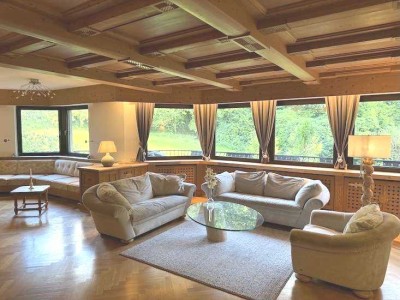 Teilmöblierte 3 Zimmerwohnung mit großem Balkon, Kamin und Garten!