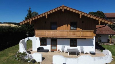 Landhaus mit Stil und Klasse nahe am Chiemsee, inclusive Einliegerwohnung