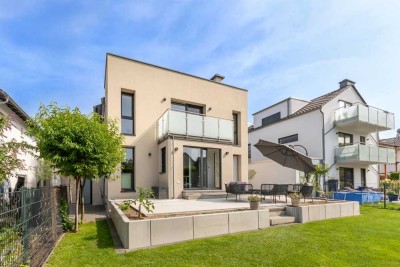 A HOME TO ARRIVE IN!
Lots of light, lots of space – maisonette with heart near a nature reserve