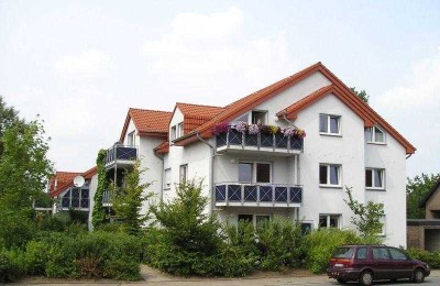 Helle, frisch renovierte 3-Zimmer-Wohnung mit Balkon und Tiefgaragenstellplatz
