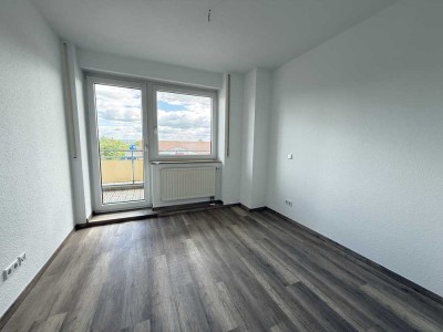 4-Räume, großer Balkon auf der Sonnenseite