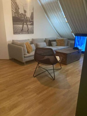 Attraktive und vollständig renovierte 1,5-Raum-Wohnung mit Balkon und Einbauküche in Döbeln