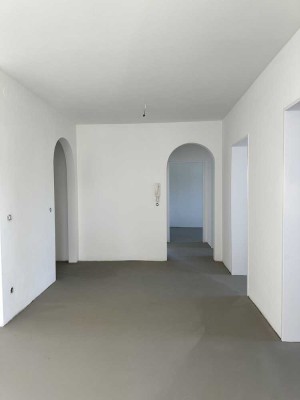 Komplett sanierte helle 4 Zimmerwohnung mit Balkon, in  Essingen