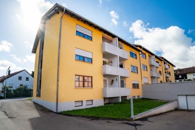 Sanierungsbedürftige 3‑Zimmer‑Wohnung mit Loggia & TG‑Stellplatz