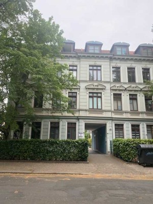 Schöne kleine Wohnung mit Terrasse und Einbauküche sucht Dich!
