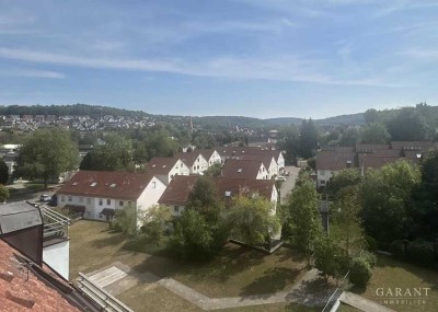 Gemütliche Wohnung mit Aussichtsterrasse, Aufzug und TG!